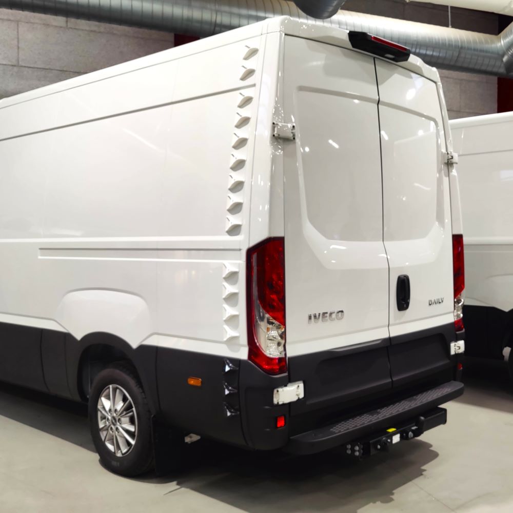 V Spoilers for high vans. (Kit of 50 pieces)